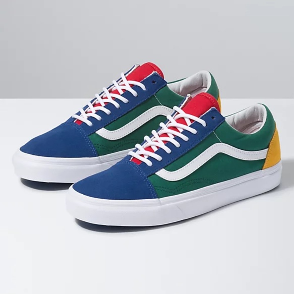 Yacht Club Vans